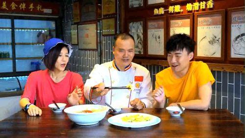 点唱厅主持吃瓜,揭秘娱乐圈幕后故事