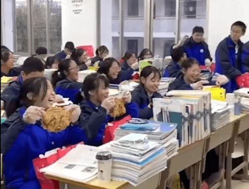 进才中学吃瓜事件,揭秘校园网络谣言背后的真相